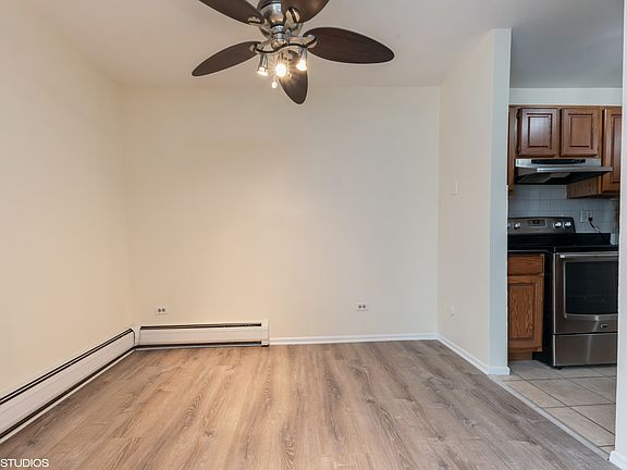 5th image of 1806 Hemlock Pl APT 205