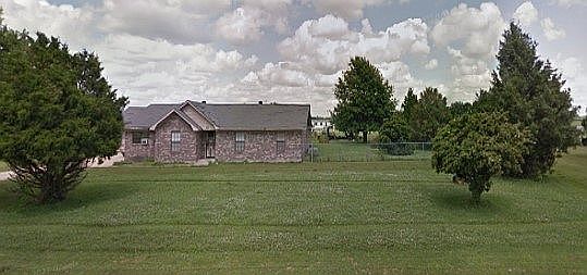 2nd image of 282 Railroad Ave