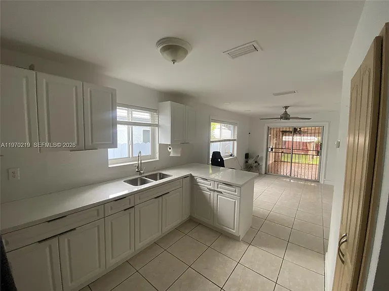 3251 SW 67th Ave — Photo 9