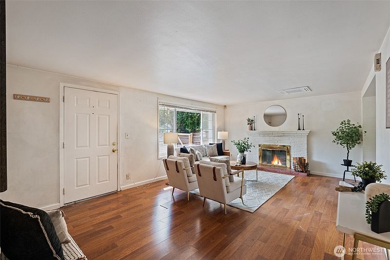 5th image of 16563 18th Avenue NE