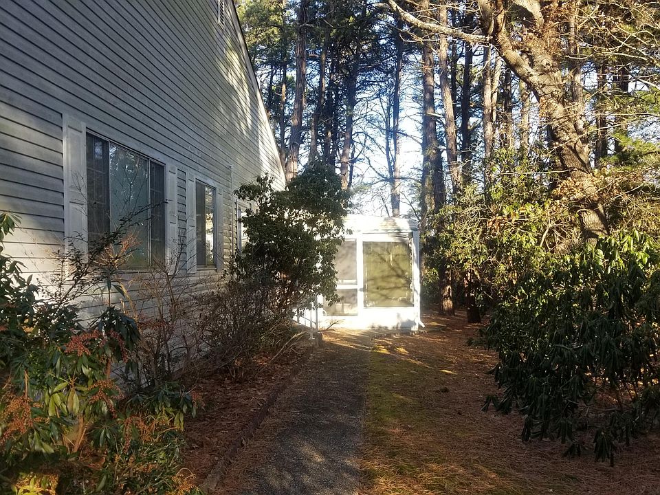 2nd image of 4B Elmwood Ct Space 52