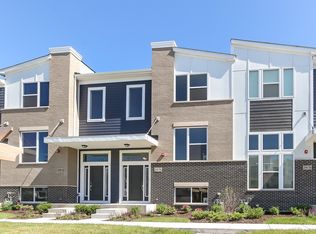 29W708 Everton Dr, Warrenville, IL 60555