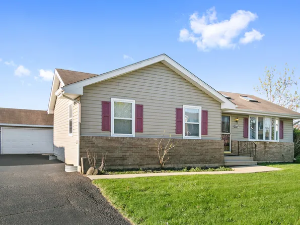 2818 Warren Dorris Dr, Joliet, IL 60435