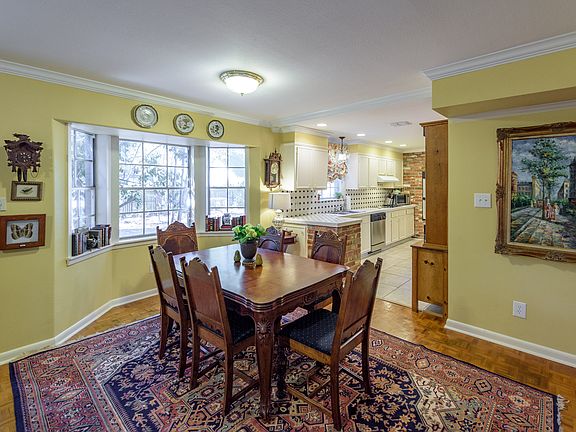 4th image of 8322 Ashbourne Dr