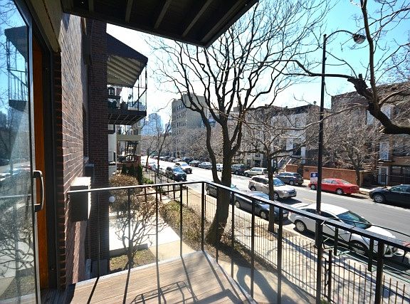 3rd image of 1961 N Lincoln Ave APT 2E
