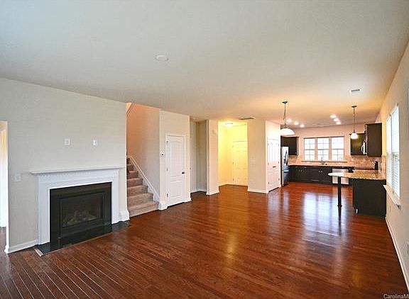 5th image of 1210 Clingman Dr #266