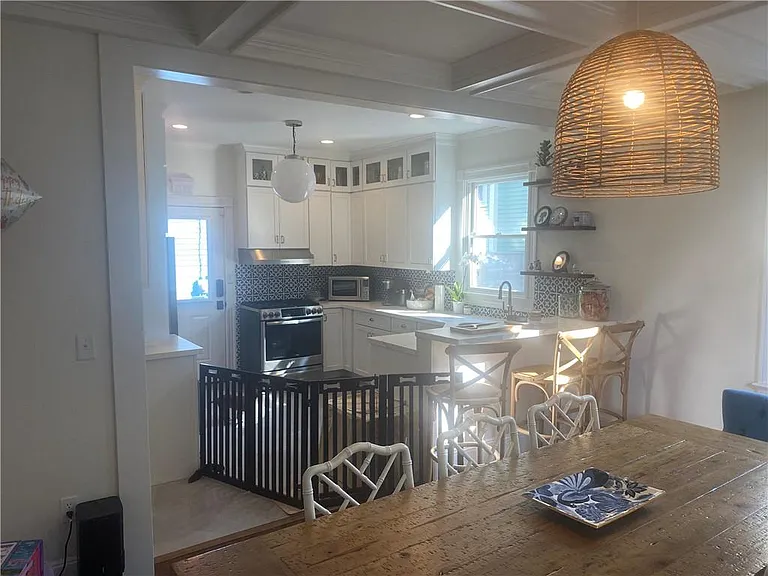 27 Mann Ave — Photo 21