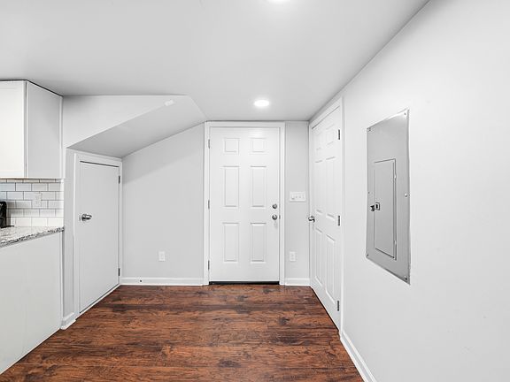 5th image of 1519 Olympian Way SW #D
