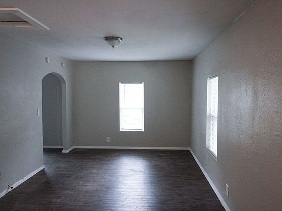 2nd image of 200 E 6th St Unit G