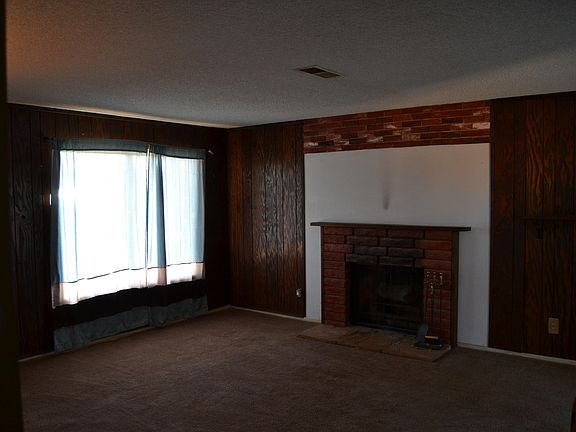 4th image of 16831 Mossdale Ave