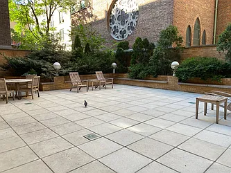 Rented by R New York