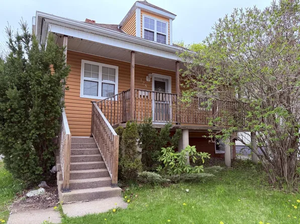 128 Brook St, North Sydney, NS B2A 2K4