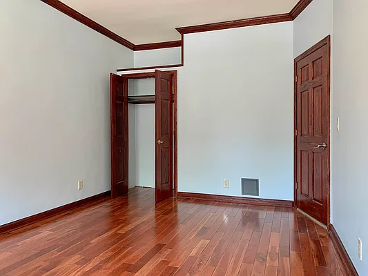 Rented by Astoria Realty | media 6