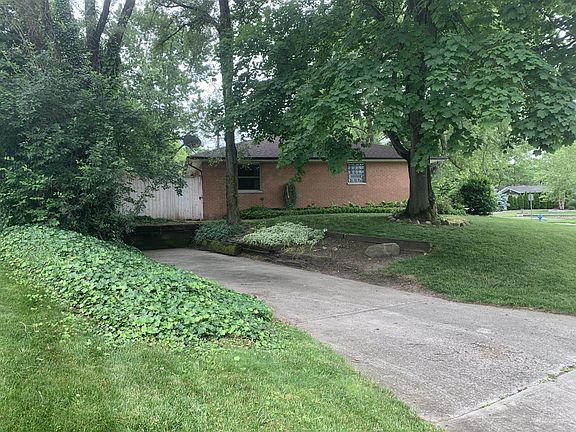 4th image of 702 Farrington Dr