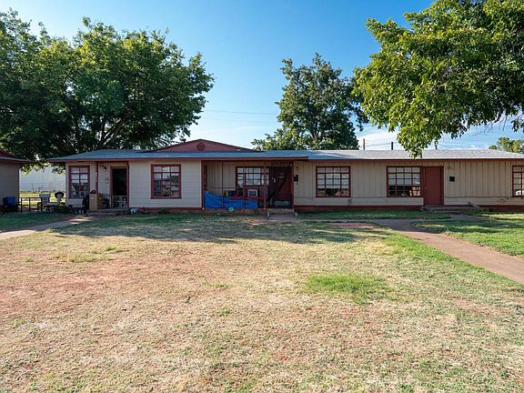 3rd image of 4040 Redbud Cir