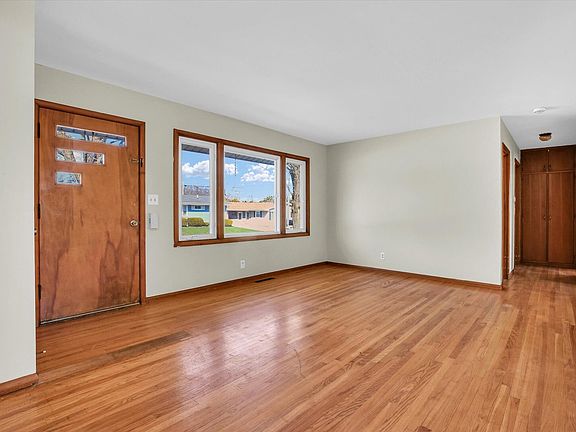 4th image of 9 Glenview Dr