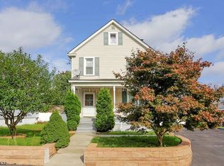 69 Meadow Rd, Edison, NJ 08817