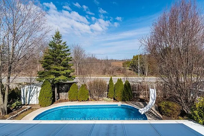 33 Strathroy Cres — Photo 48