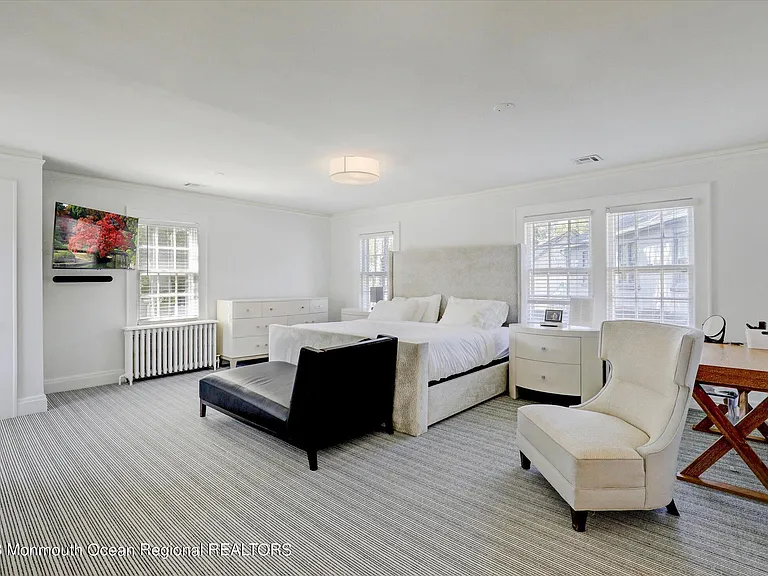 570 N Edgemere Dr #A — Photo 26