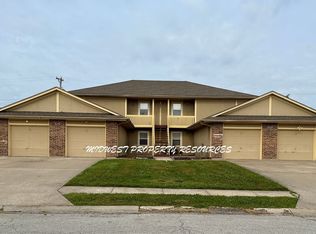 512 Sky Vue Dr APT A, Raymore, MO 64083