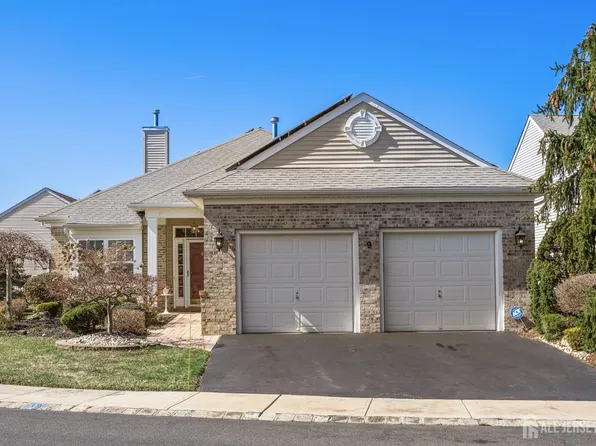 9 Sonoma St, Monroe Township, NJ 08831