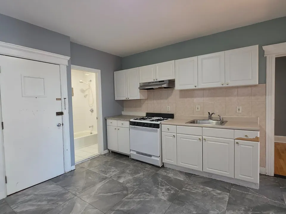 66 W 18th St #29E