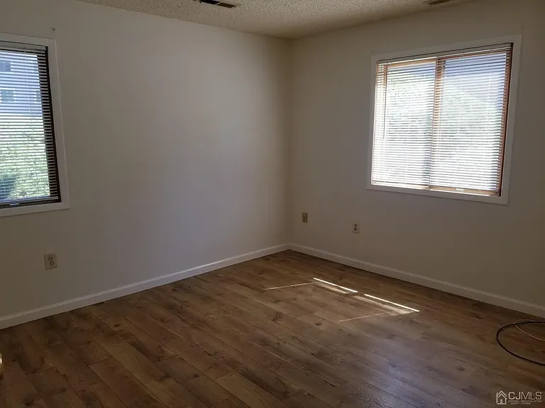 Master Bedroom2
