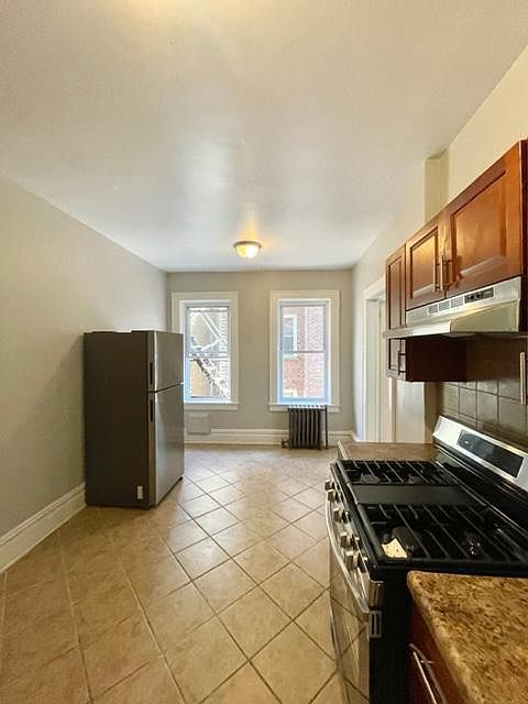 1st image of 19 Summit St #204