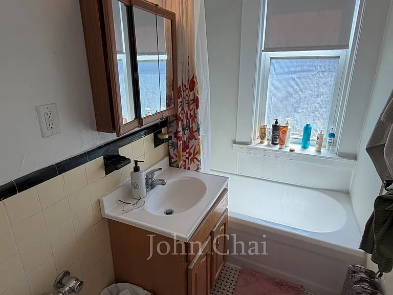 70 Chiswick Rd #19 — Photo 28