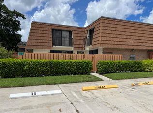 239 Charter Way, West Palm Beach, FL 33407