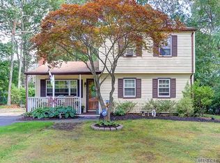 5 Propose Rd, Shirley, NY 11967