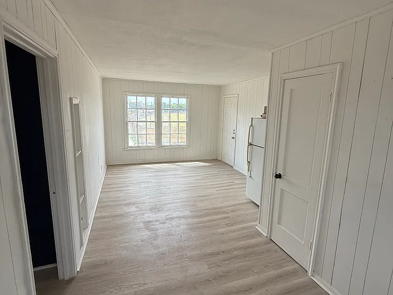 642 Glazebrook St #3 — Photo 5