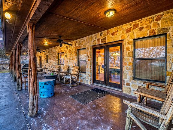 3rd image of 206 S River Place Rd