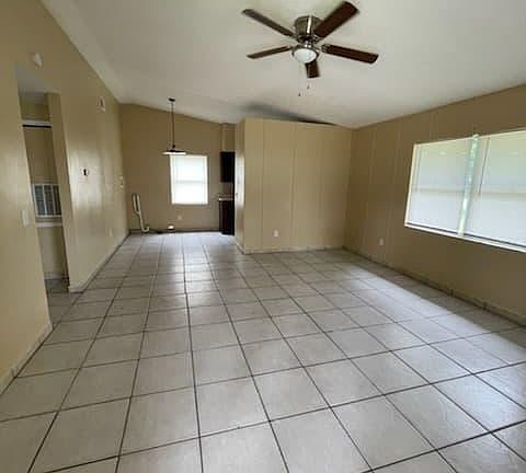 5th image of 1345 41st St APT 1