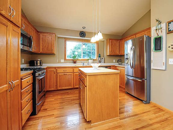 4th image of 20529 Camden Ct