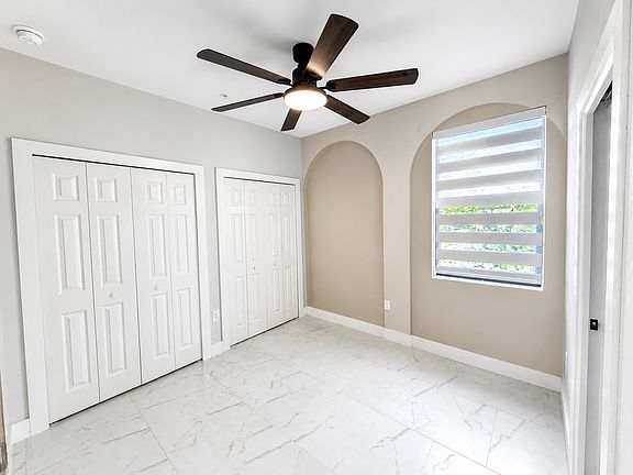 5th image of 621 Rose Garden Rd