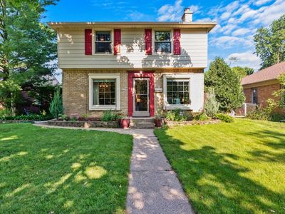 5719 North Crestwood BOULEVARD, Glendale, WI, 53209