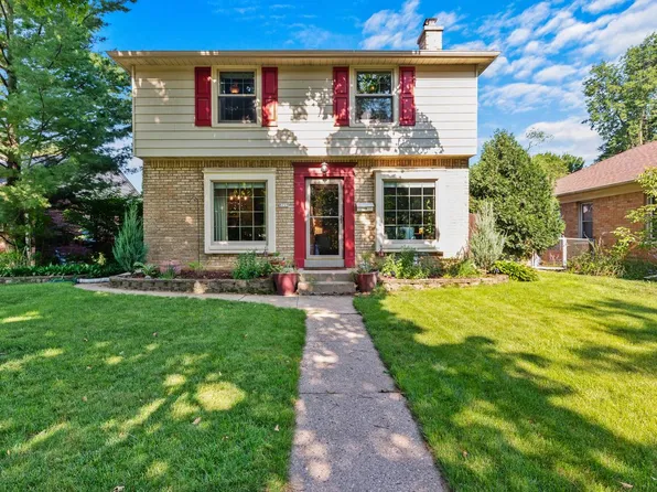 5719 North Crestwood BOULEVARD, Glendale, WI 53209