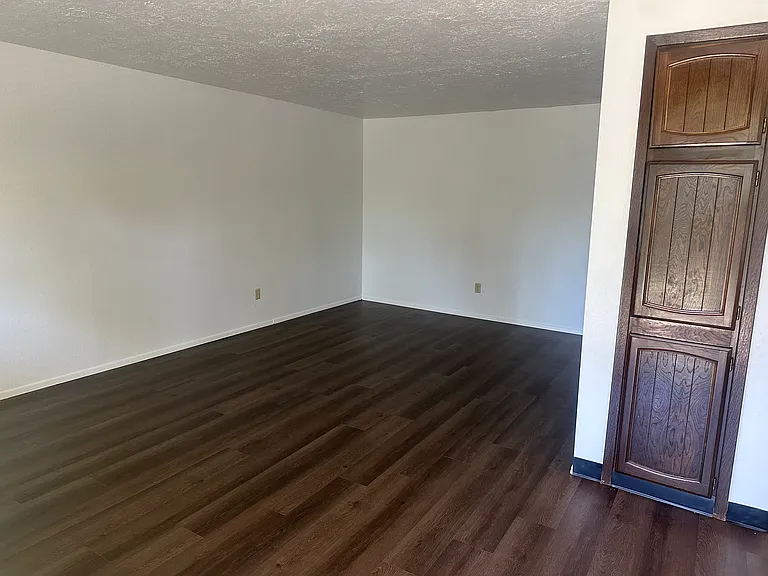 300 N Pacific St #1 — Photo 11