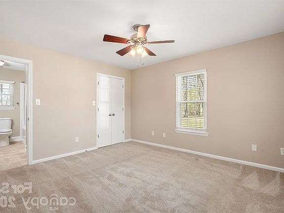 5th image of 6100 Joshua Tree Ct #1