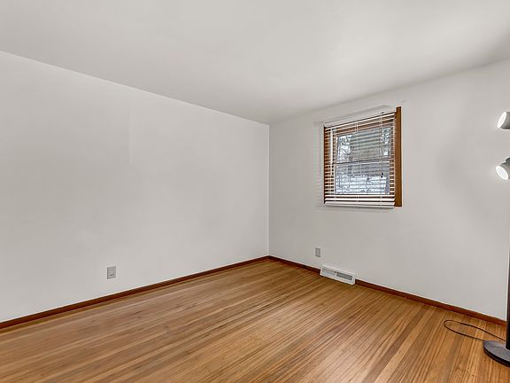 3rd image of 53 Kalla Ln
