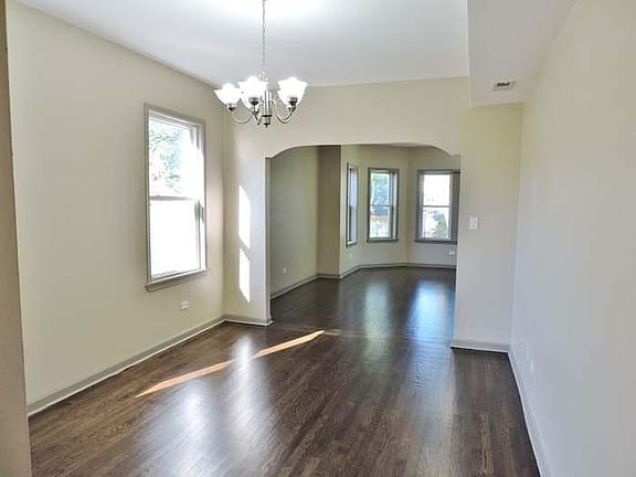 3rd image of 6425 N Talman Ave APT 2