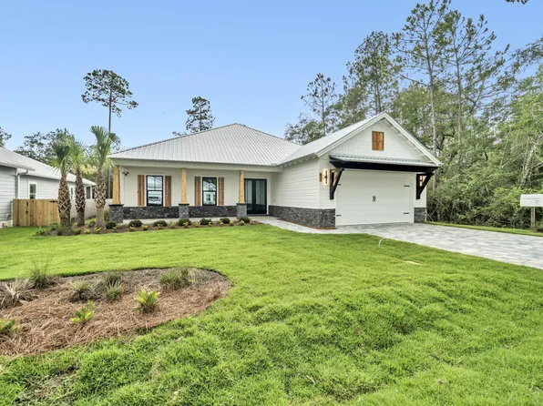 97 Muzzle St, Freeport, FL 32439