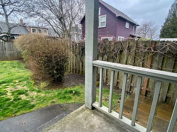 3rd image of 5615-5617 NE 11th Ave