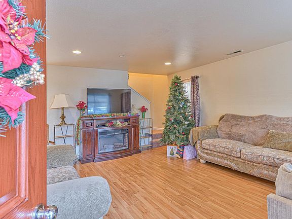 4th image of 11438 Del Monte Ave