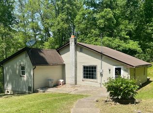 165 Whispering Pine Rd, Clintwood, VA 24228