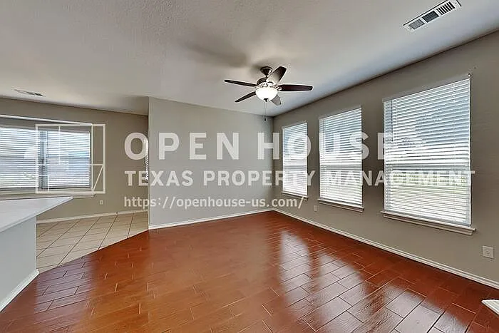 3 bed, 2.0 bath, 1584 sqft, $2,200 — Photo 4