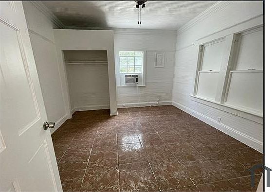 2nd image of 707 4th St