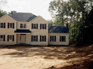 7 Lafayette Ln, Newtown, CT 06470