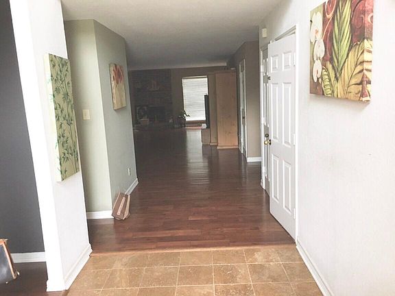 3rd image of 5901 Beckett Dr